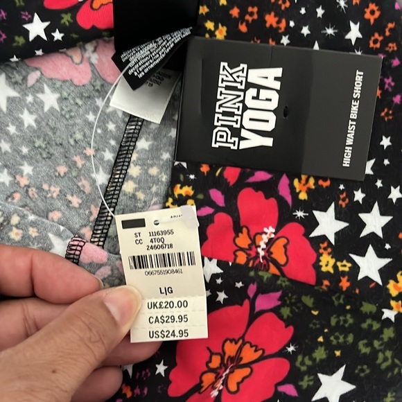 Pink by Victoria’s Secret biker shorts BNWT - Picture 2 of 4